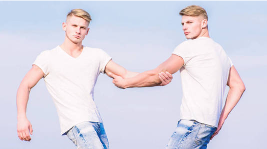 双胞胎在子宫内斗争出生后一红一白,原因究竟是何? 双胞胎在子宫内斗争出生后一红一白,原因究竟是何?