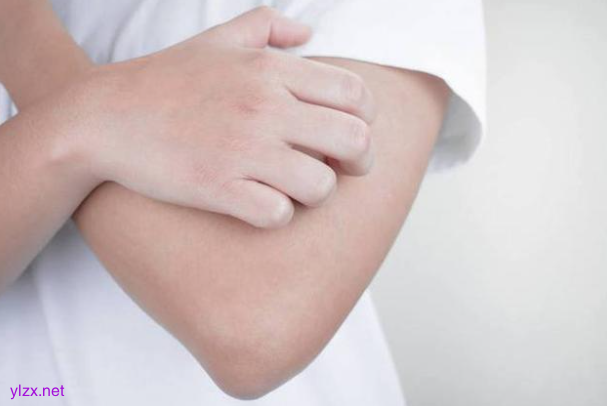 这种“红包”又痛又肿 硬挤真的很危险 这种“红包”又痛又肿 硬挤真的很危险