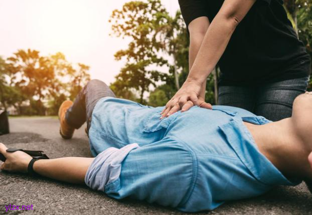 猝死前1个月身体会有何表现 25岁“世纪婴儿”猝死! 猝死前1个月身体会有何表现 25岁“世纪婴儿”猝死!