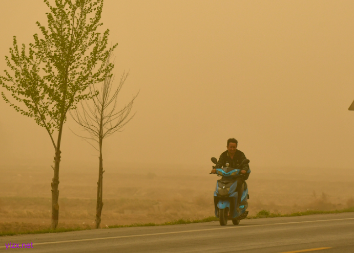 北方多地风力破极值 沙尘一路吹到海南岛 北方多地风力破极值 沙尘一路吹到海南岛