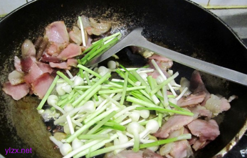 小根蒜炒腊肉抑制高血脂吗?小根蒜炒腊肉防止动脉硬化! 小根蒜炒腊肉抑制高血脂吗?小根蒜炒腊肉防止动脉硬化!