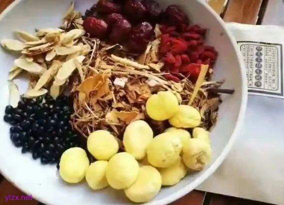 谷雨时节老年人保暖祛湿很重要