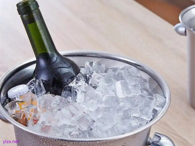 夏季可以喝冰镇白酒么?白酒到底能不能冰着喝? 夏季可以喝冰镇白酒么?白酒到底能不能冰着喝?