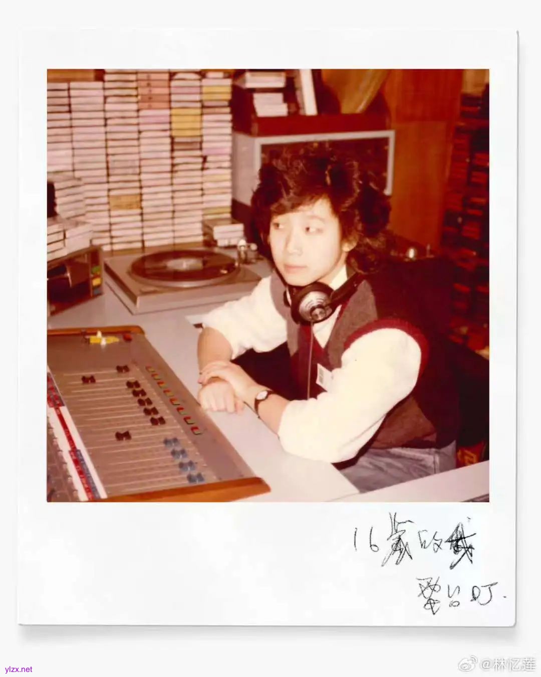 林忆莲晒16岁旧照庆祝59岁生日